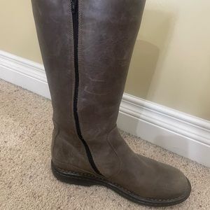 Born leather riding boot size 9 / 40 1/2 like new